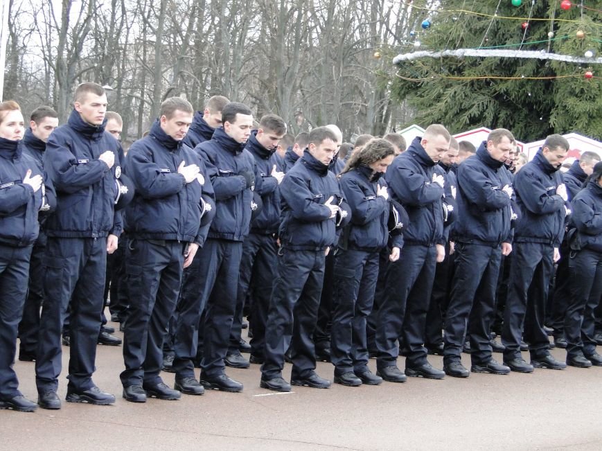 Нова поліція сьогодні присягнула служити громаді Хмельницького (Фото, відео) (фото) - фото 3 Нова поліція сьогодні присягнула служити громаді Хмельницького (Фото, відео) (фото) - фото 3