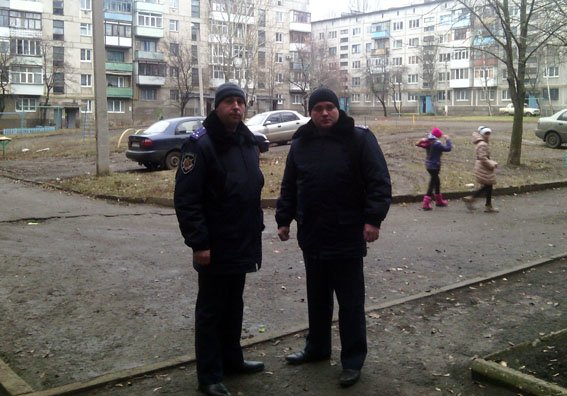 Правоохранители Артемовска-Бахмута перешли на новый уровень взаимодействия с населением (фото) - фото 1 Правоохранители Артемовска-Бахмута перешли на новый уровень взаимодействия с населением (фото) - фото 1