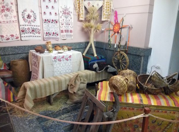 В Днепропетровске открылась выставка, где показано как праздновали Новый год в разное время (ФОТО) (фото) - фото 1 В Днепропетровске открылась выставка, где показано как праздновали Новый год в разное время (ФОТО) (фото) - фото 1