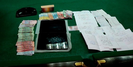 Криворожский iclub: Правоохранители ликвидировали игровые клубы, обслуживавшие клиентов планшетами (ФОТО) (фото) - фото 1 Криворожский iclub: Правоохранители ликвидировали игровые клубы, обслуживавшие клиентов планшетами (ФОТО) (фото) - фото 1