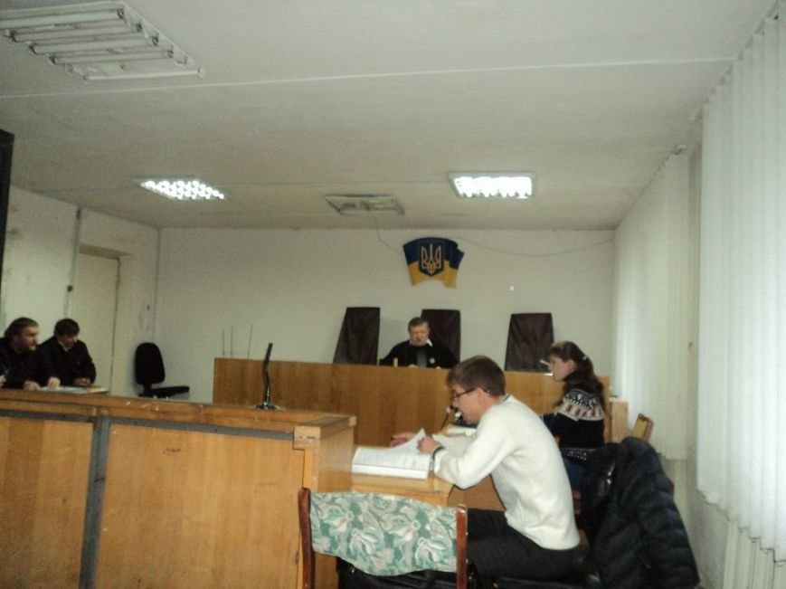 В райсуде Кривого Рога больше года рассматривают иск прокуратуры против активистов (ФОТО) (фото) - фото 1 В райсуде Кривого Рога больше года рассматривают иск прокуратуры против активистов (ФОТО) (фото) - фото 1