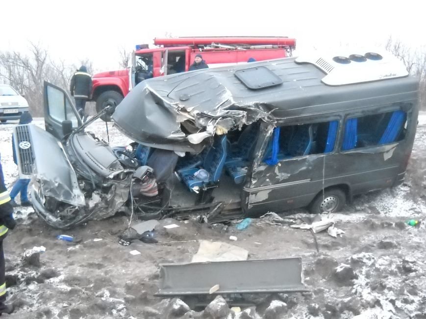 В Кировоградской области в ДТП попали два автобуса, пострадало 10 человек (ФОТО) (фото) - фото 1 В Кировоградской области в ДТП попали два автобуса, пострадало 10 человек (ФОТО) (фото) - фото 1
