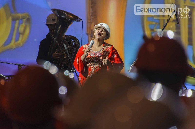 19_«Мелодии и ритмы непрерывного стана», музыкальная программа в честь первого года работы нового трубопрокатного стана FQM, 26 Октября 2015 19_«Мелодии и ритмы непрерывного стана», музыкальная программа в честь первого года работы нового трубопрокатного стана FQM, 26 Октября 2015