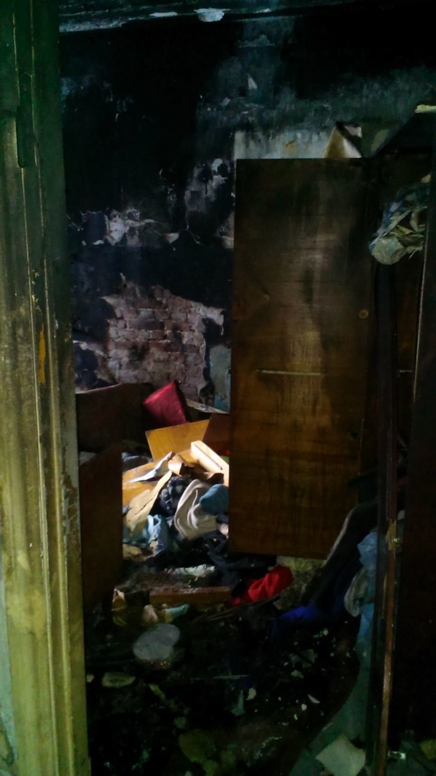 В Днепродзержинске 1 января 2 человека пострадало на пожаре (фото) - фото 5 В Днепродзержинске 1 января 2 человека пострадало на пожаре (фото) - фото 5