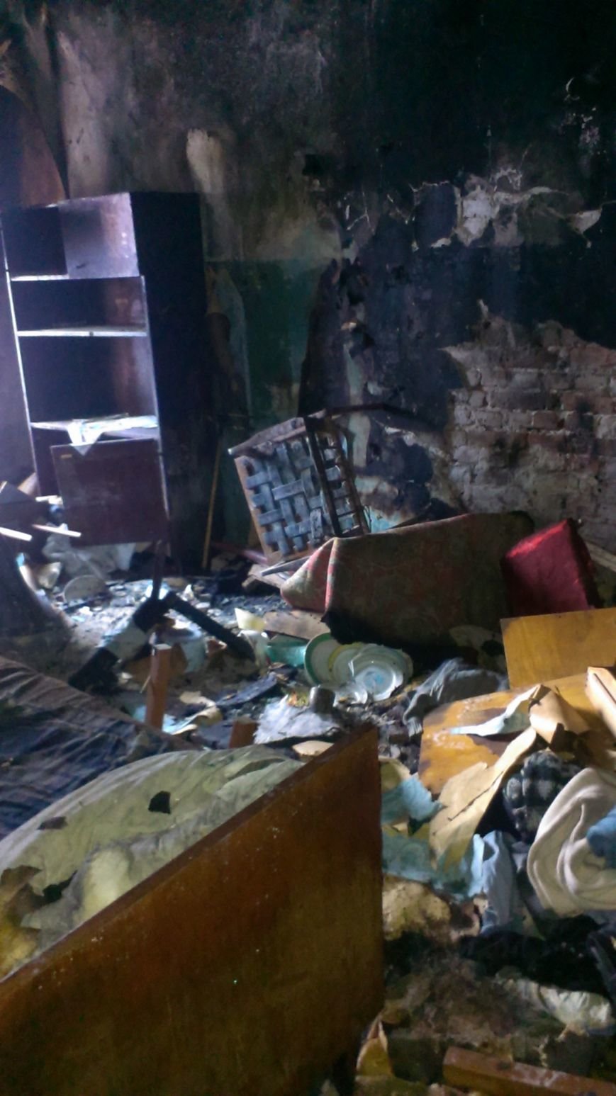 В Днепродзержинске 1 января 2 человека пострадало на пожаре (фото) - фото 1 В Днепродзержинске 1 января 2 человека пострадало на пожаре (фото) - фото 1
