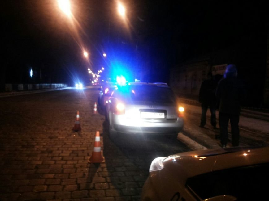 Поліція затримала у Львові автомобіль із фальшивими документами (ФОТО) (фото) - фото 1 Поліція затримала у Львові автомобіль із фальшивими документами (ФОТО) (фото) - фото 1