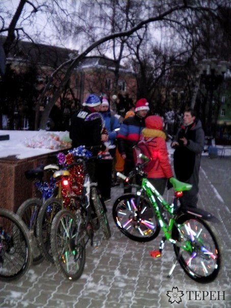 У Тернополі організували новорічні велопокатушки (фото) (фото) - фото 1 У Тернополі організували новорічні велопокатушки (фото) (фото) - фото 1