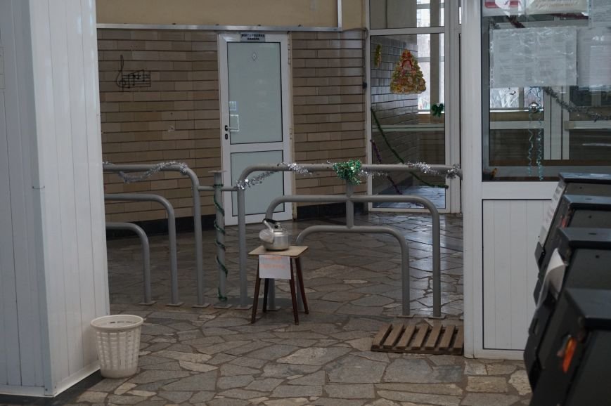 В пунктах обогрева криворожане могут согреться под теплым одеялом и выпить горячего чая (ФОТО) (фото) - фото 2 В пунктах обогрева криворожане могут согреться под теплым одеялом и выпить горячего чая (ФОТО) (фото) - фото 2