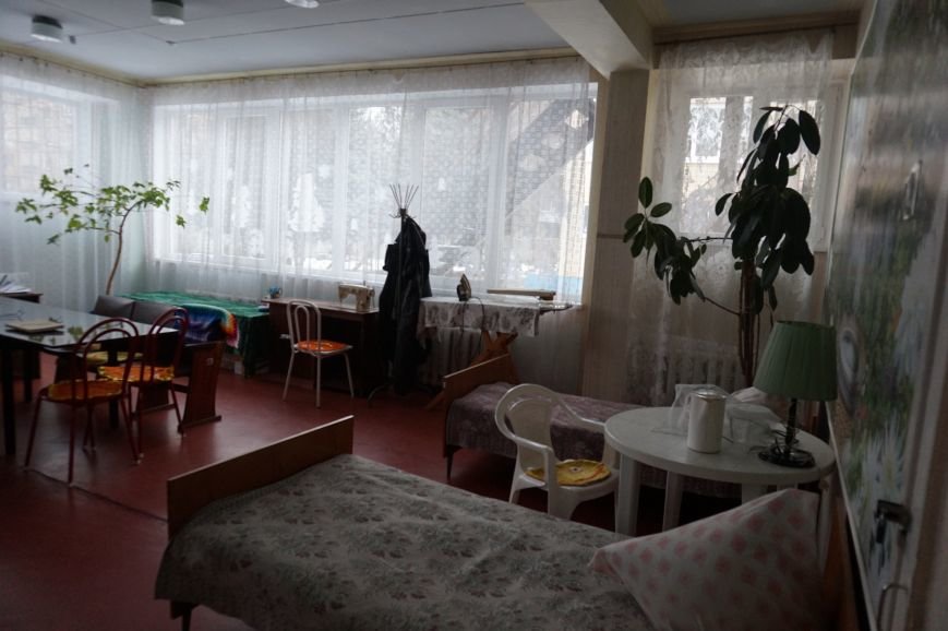 В пунктах обогрева криворожане могут согреться под теплым одеялом и выпить горячего чая (ФОТО) (фото) - фото 2 В пунктах обогрева криворожане могут согреться под теплым одеялом и выпить горячего чая (ФОТО) (фото) - фото 2