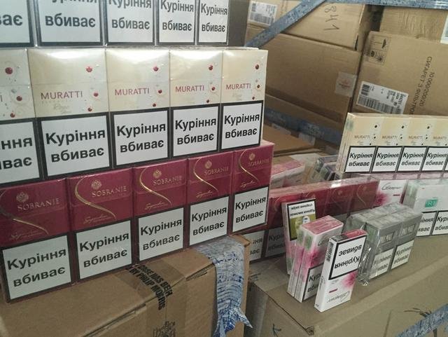 Разоблачив схему укланения от уплаты налогов в Днепропетровске, налоговики изъяли сигарет на 4 млн гривен (фото) - фото 1 Разоблачив схему укланения от уплаты налогов в Днепропетровске, налоговики изъяли сигарет на 4 млн гривен (фото) - фото 1