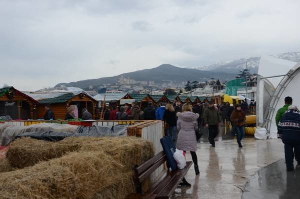 Рождественские гулянья в Ялте (фото) - фото 1 Рождественские гулянья в Ялте (фото) - фото 1