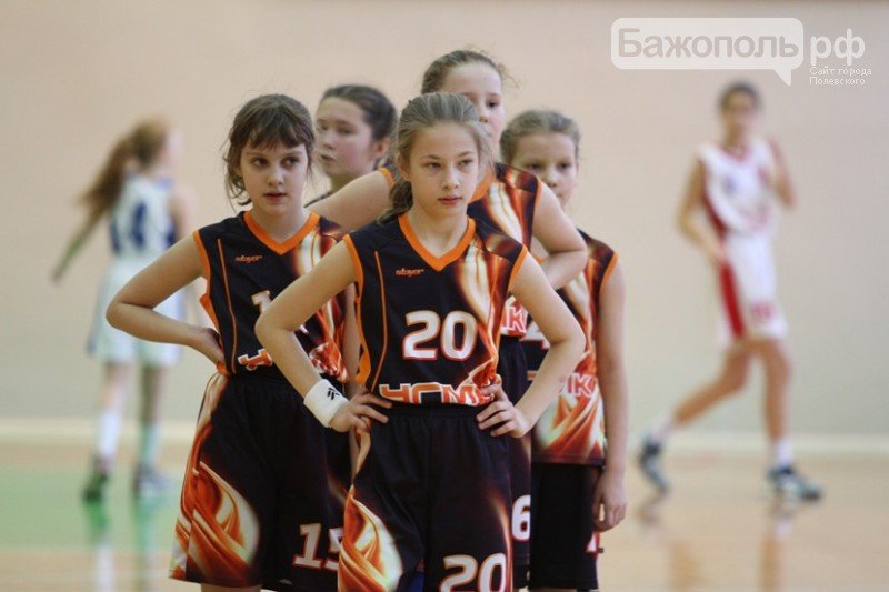 Полевские баскетболистки стали серебряными призерами очередного тура Уральской детской баскетбольной лиги 