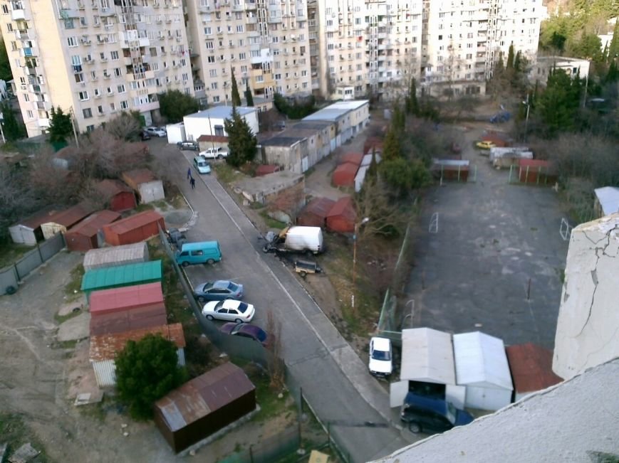 ФОТОФАКТ: в Ялте ночью были сожжены 2 автомобиля (фото) - фото 2 ФОТОФАКТ: в Ялте ночью были сожжены 2 автомобиля (фото) - фото 2