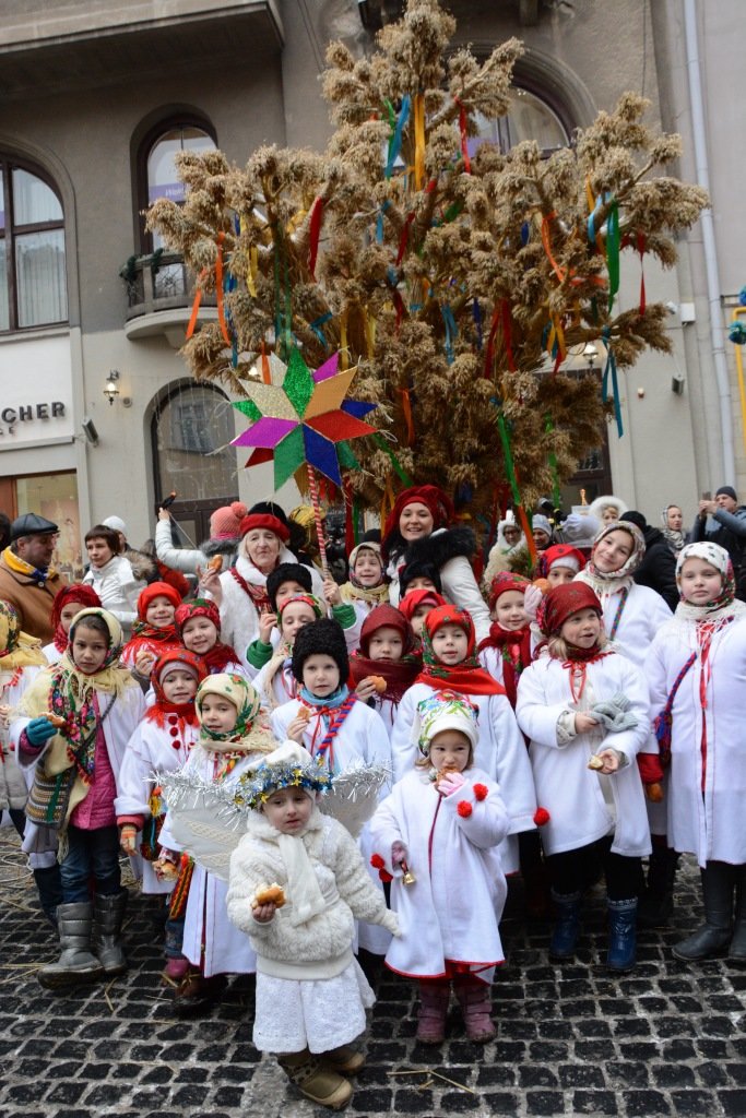 Різдво у Львові: як українці відзначали різдвяні свята у нашому місті (ФОТОРЕПОРТАЖ) (фото) - фото 3 Різдво у Львові: як українці відзначали різдвяні свята у нашому місті (ФОТОРЕПОРТАЖ) (фото) - фото 3