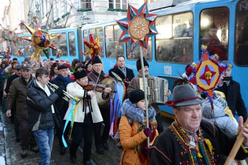 Різдво у Львові: як українці відзначали різдвяні свята у нашому місті (ФОТОРЕПОРТАЖ) (фото) - фото 7 Різдво у Львові: як українці відзначали різдвяні свята у нашому місті (ФОТОРЕПОРТАЖ) (фото) - фото 7