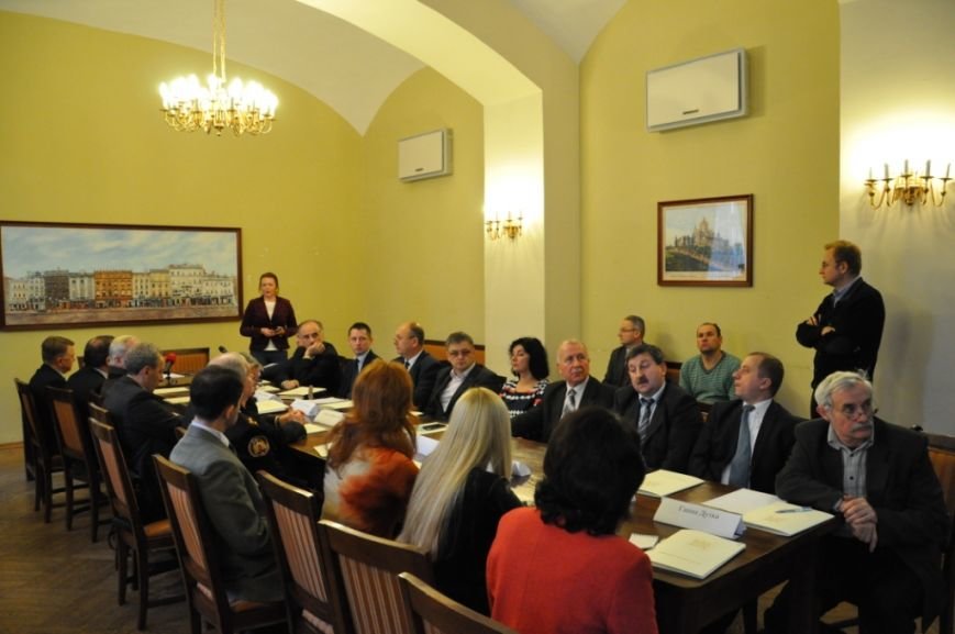 Як змінилась доступність влади Львова для громадян впродовж 2015 року: огляд у фотографіях (фото) - фото 4 Як змінилась доступність влади Львова для громадян впродовж 2015 року: огляд у фотографіях (фото) - фото 4