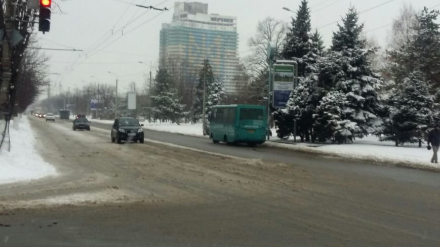 Днепропетровск. Снег. Как город борется со стихией (фото) - фото 8 Днепропетровск. Снег. Как город борется со стихией (фото) - фото 8