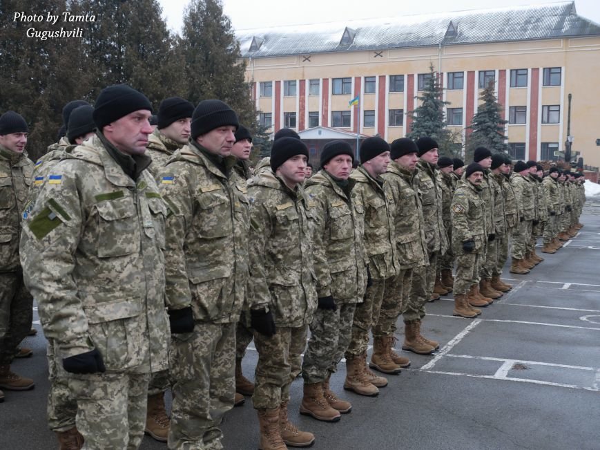 У Тернополі Петро Порошенко нагородив військовослужбовців 44-ї бригади (ФОТО) (фото) - фото 1 У Тернополі Петро Порошенко нагородив військовослужбовців 44-ї бригади (ФОТО) (фото) - фото 1