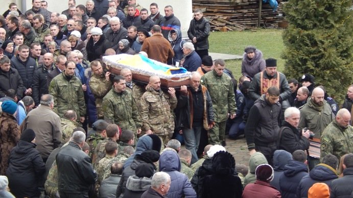 На Львівщині провели в останню дорогу легендарного бійця АТО із позивним “Барні” (ФОТО) (фото) - фото 1 На Львівщині провели в останню дорогу легендарного бійця АТО із позивним “Барні” (ФОТО) (фото) - фото 1