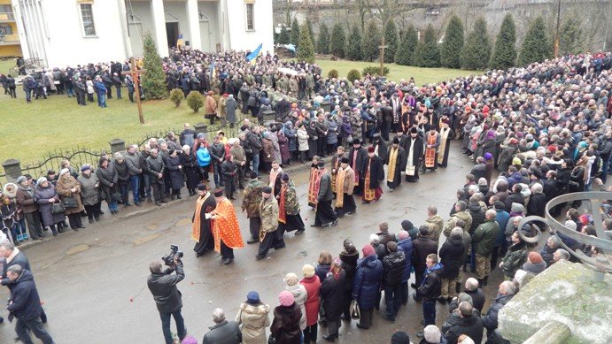 На Львівщині провели в останню дорогу легендарного бійця АТО із позивним “Барні” (ФОТО) (фото) - фото 1 На Львівщині провели в останню дорогу легендарного бійця АТО із позивним “Барні” (ФОТО) (фото) - фото 1