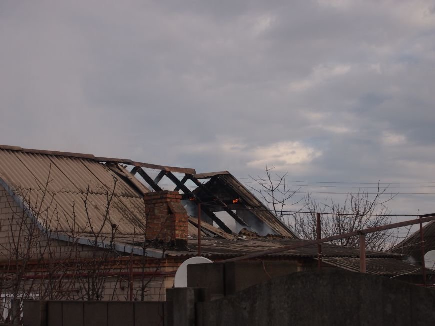 Днепродзержинские спасатели ликвидировали пожар в частном доме по улице Путевой (фото) - фото 3 Днепродзержинские спасатели ликвидировали пожар в частном доме по улице Путевой (фото) - фото 3