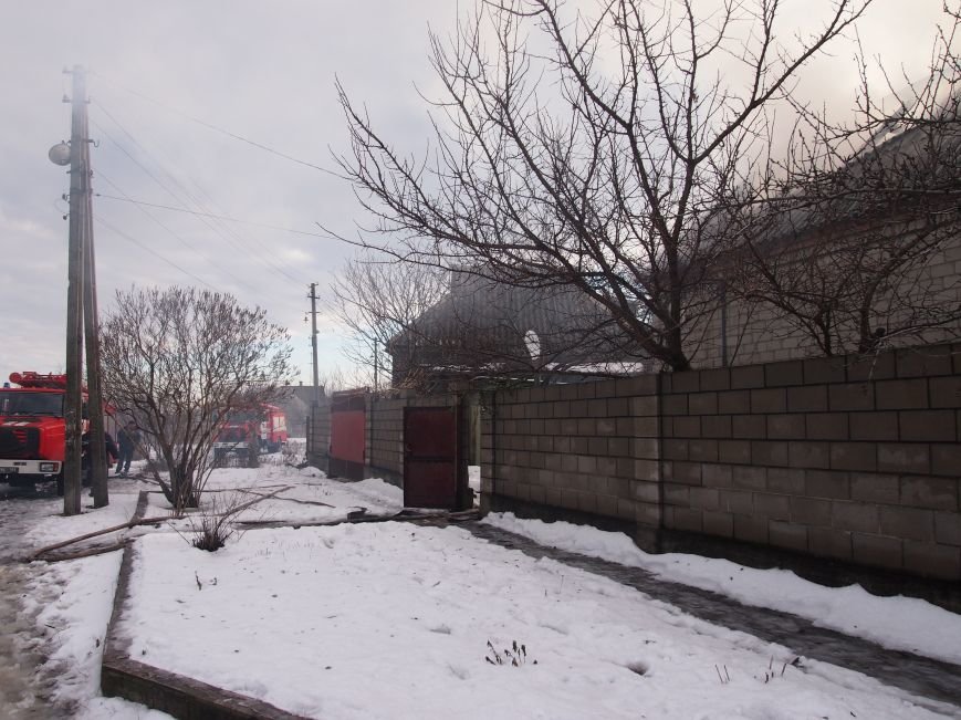 Днепродзержинские спасатели ликвидировали пожар в частном доме по улице Путевой (фото) - фото 2 Днепродзержинские спасатели ликвидировали пожар в частном доме по улице Путевой (фото) - фото 2