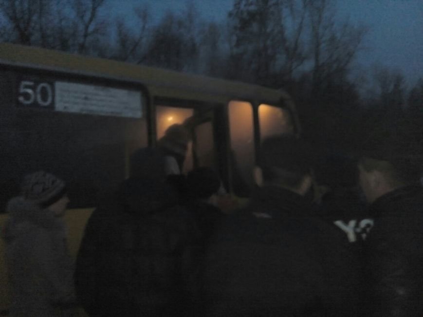 У Львові під час руху задимілася маршрутка із пасажирами (фото) - фото 1