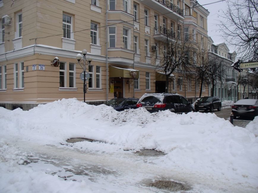 «Даниэлла» оставила в Витебске снежные холмы, которые не спешат убирать (фото) - фото 7 «Даниэлла» оставила в Витебске снежные холмы, которые не спешат убирать (фото) - фото 7