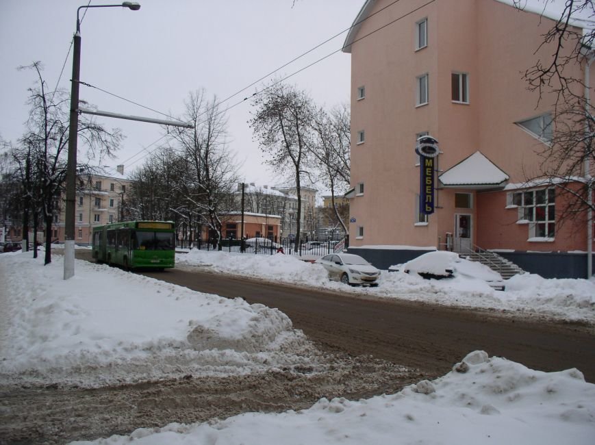 «Даниэлла» оставила в Витебске снежные холмы, которые не спешат убирать (фото) - фото 4 «Даниэлла» оставила в Витебске снежные холмы, которые не спешат убирать (фото) - фото 4