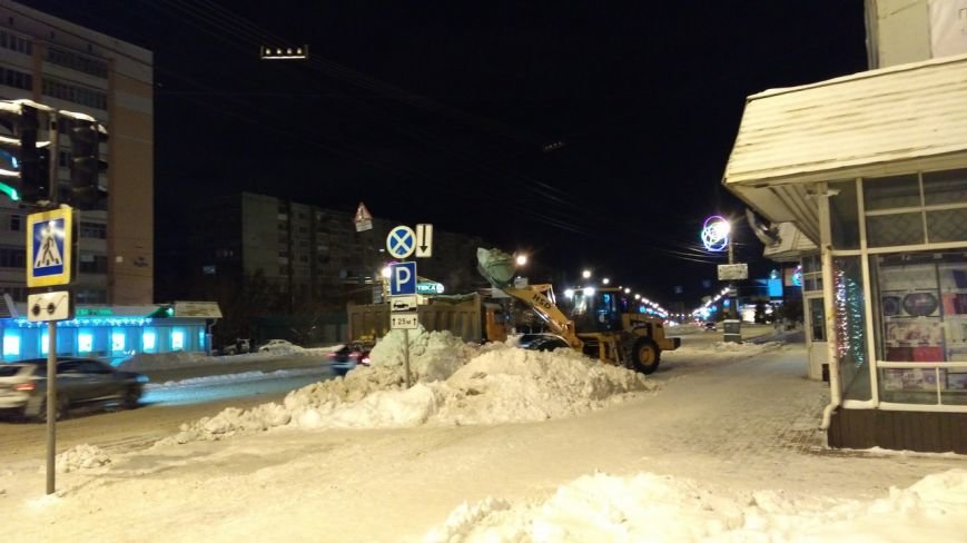 Ночью в Твери на уборку снега вышло 98 единиц техники (фото) - фото 2 Ночью в Твери на уборку снега вышло 98 единиц техники (фото) - фото 2