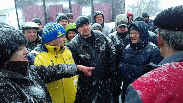 Несмотря на снижение тарифа на проезд, водителям криворожских маршруток не снизили ежедневный Несмотря на снижение тарифа на проезд, водителям криворожских маршруток не снизили ежедневный