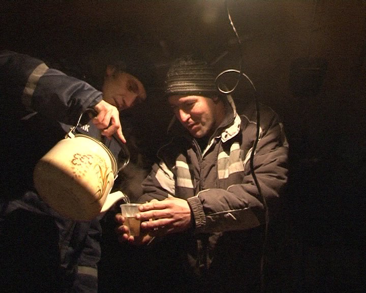 Снежный катаклизм на Днепропетровщине: дороги перекрыты, десятки машин в сугробах, обесточены ряд населенных пунктов (ФОТО) (фото) - фото 1 Снежный катаклизм на Днепропетровщине: дороги перекрыты, десятки машин в сугробах, обесточены ряд населенных пунктов (ФОТО) (фото) - фото 1