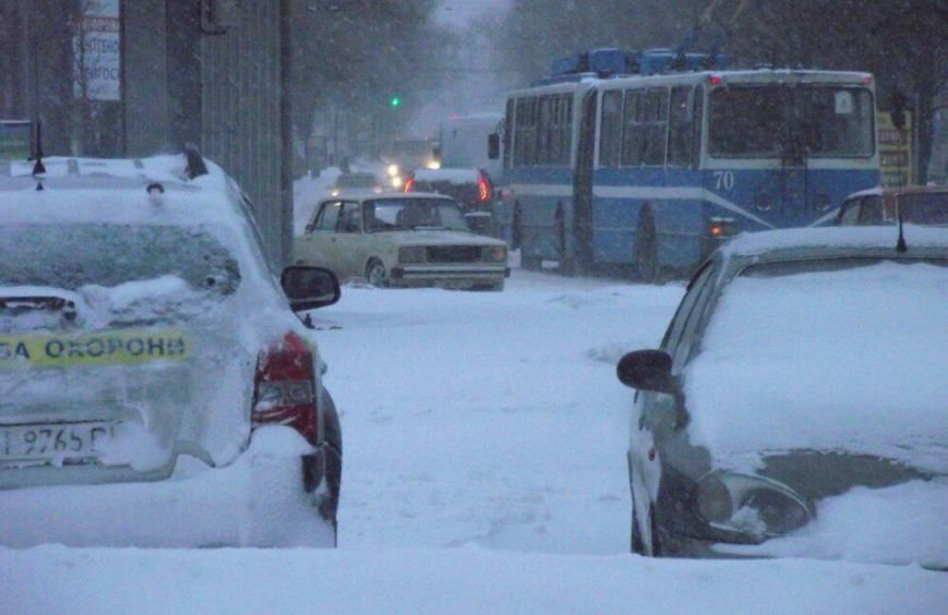 В Полтавском горсовете заявили, что на борьбу со снегом привлекли все коммунальные службы (фото) - фото 2 В Полтавском горсовете заявили, что на борьбу со снегом привлекли все коммунальные службы (фото) - фото 2