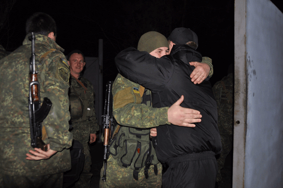 Николаевские полицейские отправились в АТО (ФОТО, ВИДЕО) (фото) - фото 7 Николаевские полицейские отправились в АТО (ФОТО, ВИДЕО) (фото) - фото 7