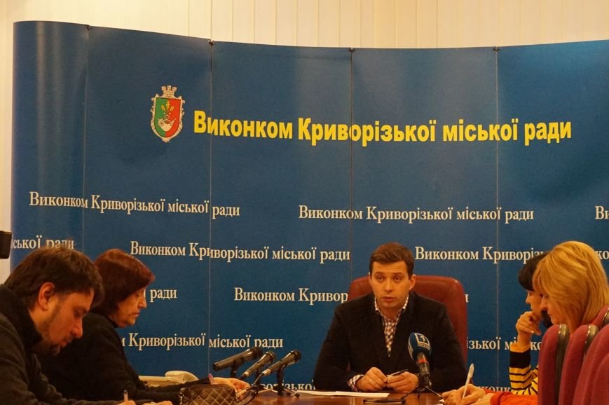Александр Катриченко: Вся техника работала круглосуточно и будет продолжать работать в таком же режиме (ФОТО) (фото) - фото 1 Александр Катриченко: Вся техника работала круглосуточно и будет продолжать работать в таком же режиме (ФОТО) (фото) - фото 1