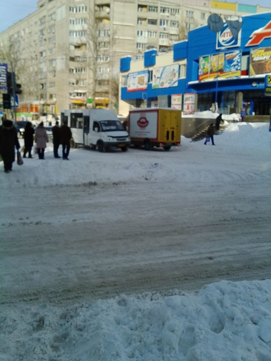 Третий день снежного коллапса в Николаеве: ситуация на дорогах города и области (Постоянно обновляется) (фото) - фото 2 Третий день снежного коллапса в Николаеве: ситуация на дорогах города и области (Постоянно обновляется) (фото) - фото 2