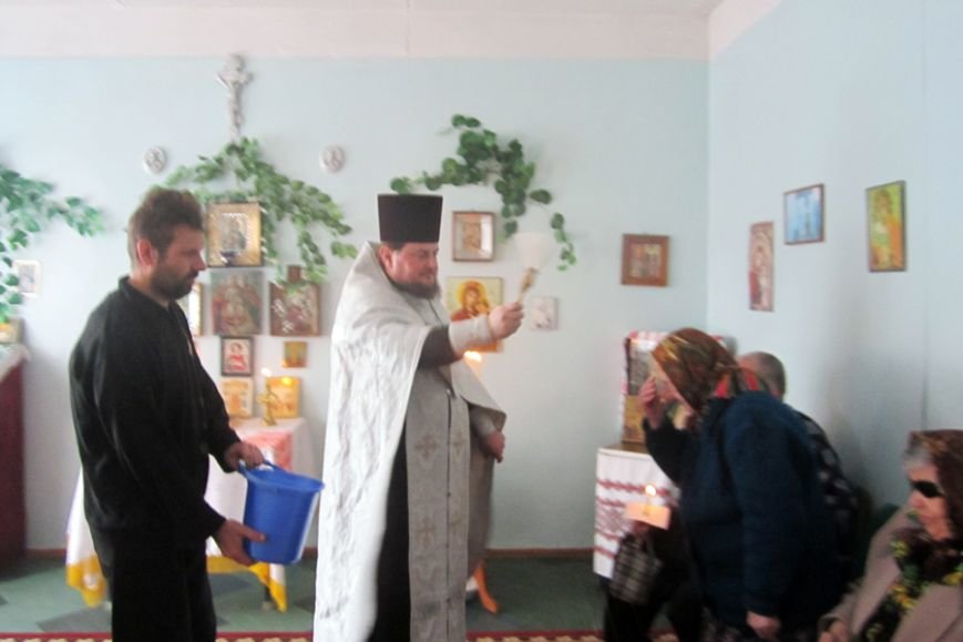 В Белицком доме-интернате совершён чин великого освящения воды (ФОТО) (фото) - фото 1 В Белицком доме-интернате совершён чин великого освящения воды (ФОТО) (фото) - фото 1