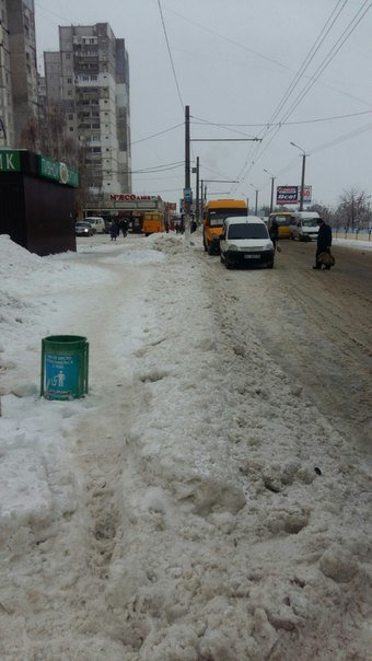 Днепропетровск после снегопада: транспорт работает без сбоев, тротуары посыпаны (ФОТО) (фото) - фото 1 Днепропетровск после снегопада: транспорт работает без сбоев, тротуары посыпаны (ФОТО) (фото) - фото 1