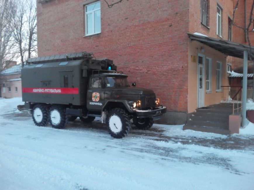 Рятувальники допомогли ще трьом майбутнім матерям дістатися до пологових відділень (ФОТО) (фото) - фото 1 Рятувальники допомогли ще трьом майбутнім матерям дістатися до пологових відділень (ФОТО) (фото) - фото 1