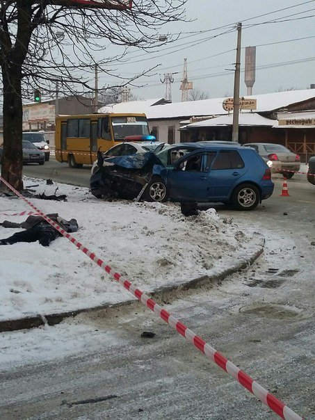 На вул. Городоцькій автомобіль збив на смерть жінку. Опубліковані фото з місця події (ФОТО) (фото) - фото 3