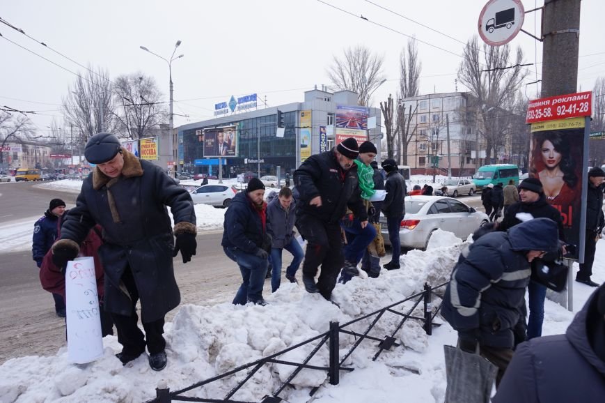Криворожские активисты выступили против политрепрессий в Украине (ОБНОВЛЕНО, ФОТО) (фото) - фото 2 Криворожские активисты выступили против политрепрессий в Украине (ОБНОВЛЕНО, ФОТО) (фото) - фото 2