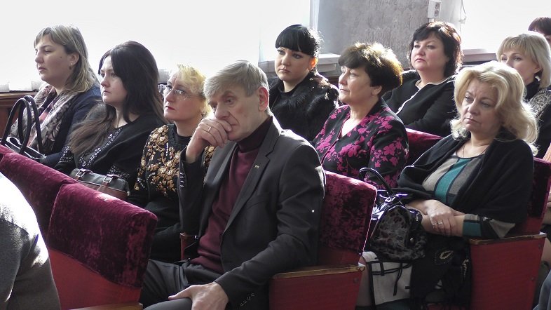 В Добропольской райгосадминистрации торжественно встретили День соборности Украины (ФОТО) (фото) - фото 1 В Добропольской райгосадминистрации торжественно встретили День соборности Украины (ФОТО) (фото) - фото 1