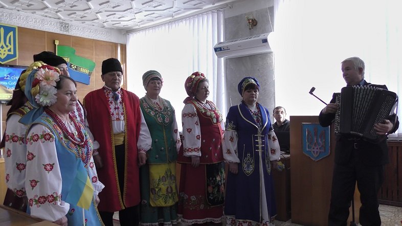 В Добропольской райгосадминистрации торжественно встретили День соборности Украины (ФОТО) (фото) - фото 1 В Добропольской райгосадминистрации торжественно встретили День соборности Украины (ФОТО) (фото) - фото 1