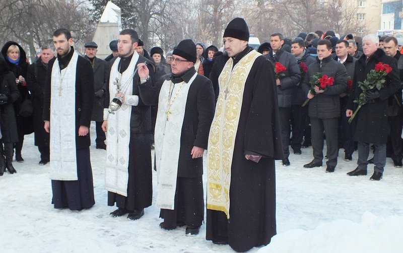 У Черкасах сьогодні відзначили День Соборності та Свободи України (ФОТО) (фото) - фото 2 У Черкасах сьогодні відзначили День Соборності та Свободи України (ФОТО) (фото) - фото 2