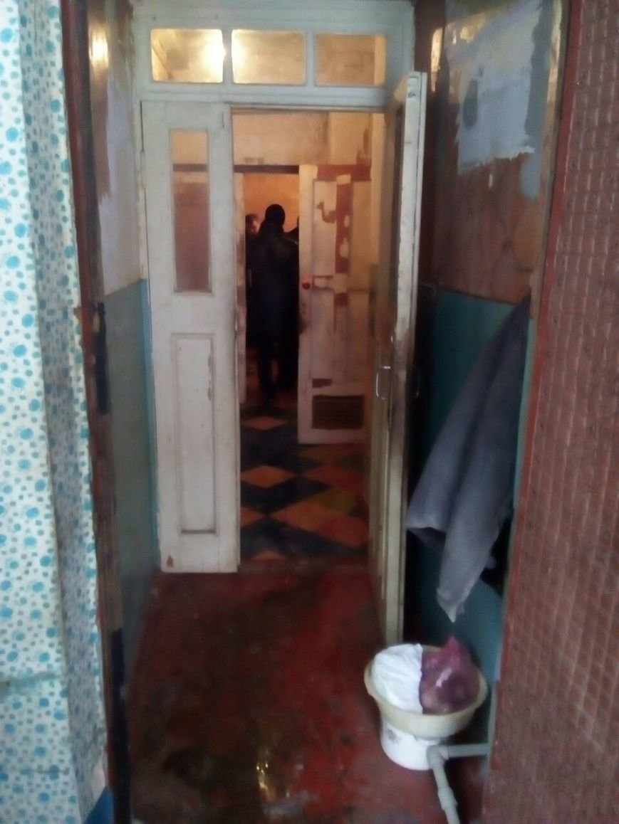 В Днепродзержинске совершено разбойное нападение на мужчину с ограниченными возможностями (фото) - фото 4 В Днепродзержинске совершено разбойное нападение на мужчину с ограниченными возможностями (фото) - фото 4