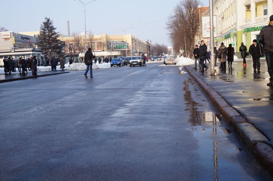 Ко Дню Соборности Украины в Кривом Роге традиционно возложили цветы к памятнику Тарасу Шевченко (ФОТО) (фото) - фото 2 Ко Дню Соборности Украины в Кривом Роге традиционно возложили цветы к памятнику Тарасу Шевченко (ФОТО) (фото) - фото 2