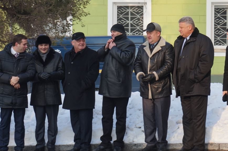 Ко Дню Соборности Украины в Кривом Роге традиционно возложили цветы к памятнику Тарасу Шевченко (ФОТО) (фото) - фото 2 Ко Дню Соборности Украины в Кривом Роге традиционно возложили цветы к памятнику Тарасу Шевченко (ФОТО) (фото) - фото 2