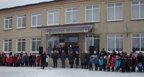 Богуславские школьники получили долгожданный автобус (фото) - фото 2 Богуславские школьники получили долгожданный автобус (фото) - фото 2