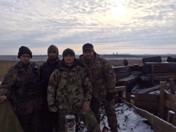 Михайло Головко в черговий раз відвідав українських захисників у зоні бойових дій (фото) (фото) - фото 1 Михайло Головко в черговий раз відвідав українських захисників у зоні бойових дій (фото) (фото) - фото 1