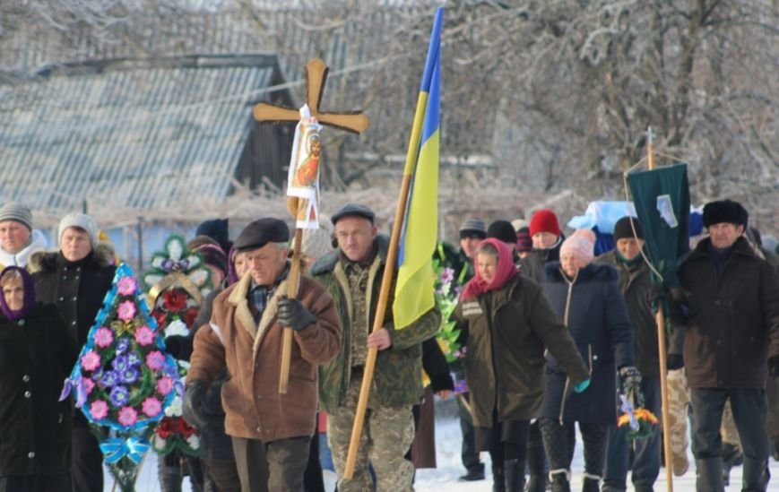 Николаевщина провела погибших бойцов АТО в последний путь, стоя на коленях (ФОТО) (фото) - фото 8 Николаевщина провела погибших бойцов АТО в последний путь, стоя на коленях (ФОТО) (фото) - фото 8